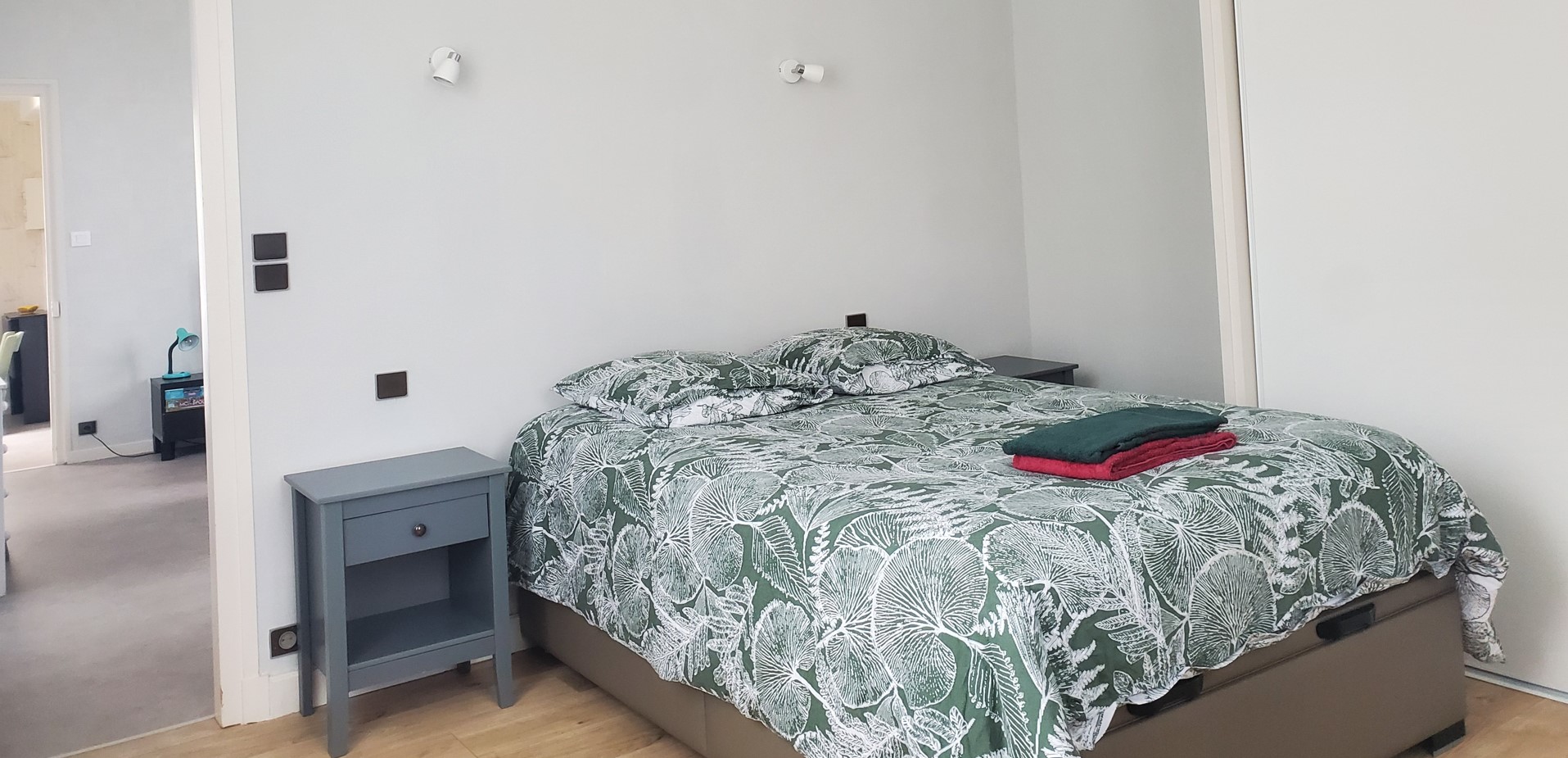 Bedroom with double bed